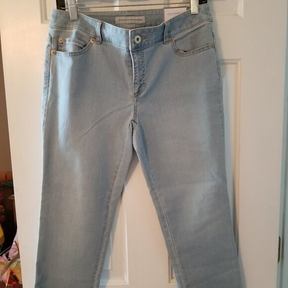 NWT Chico's The Ultimate Fit Crop Denim Size 0 - Picture 1 of 5